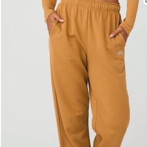 ALO Yoga ladies Camel Joggers